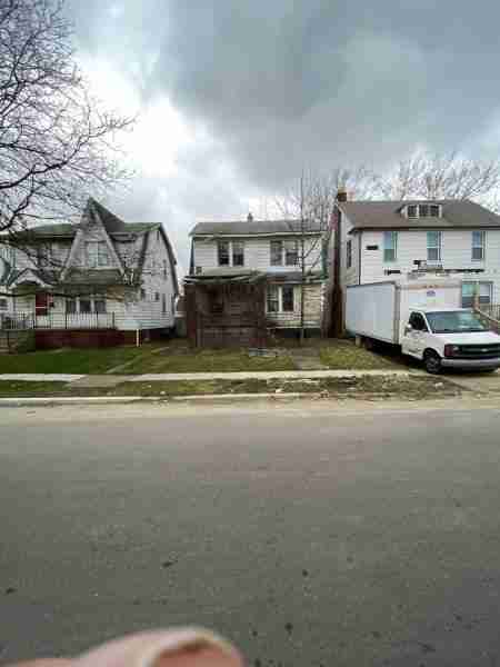 14475 Robson (10).jpg